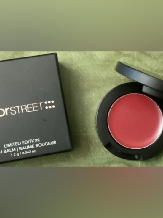Color Street Other - Color Street “Berry Vamp” Blush Balm
